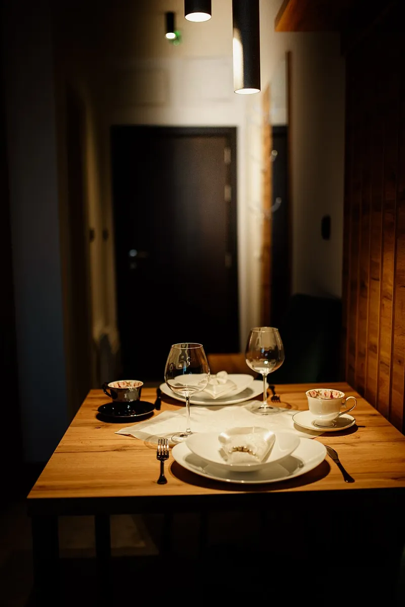 Gratitude Served First: Planning a Peach Kansha Dinner That Honors the Hands Behind the Harvest